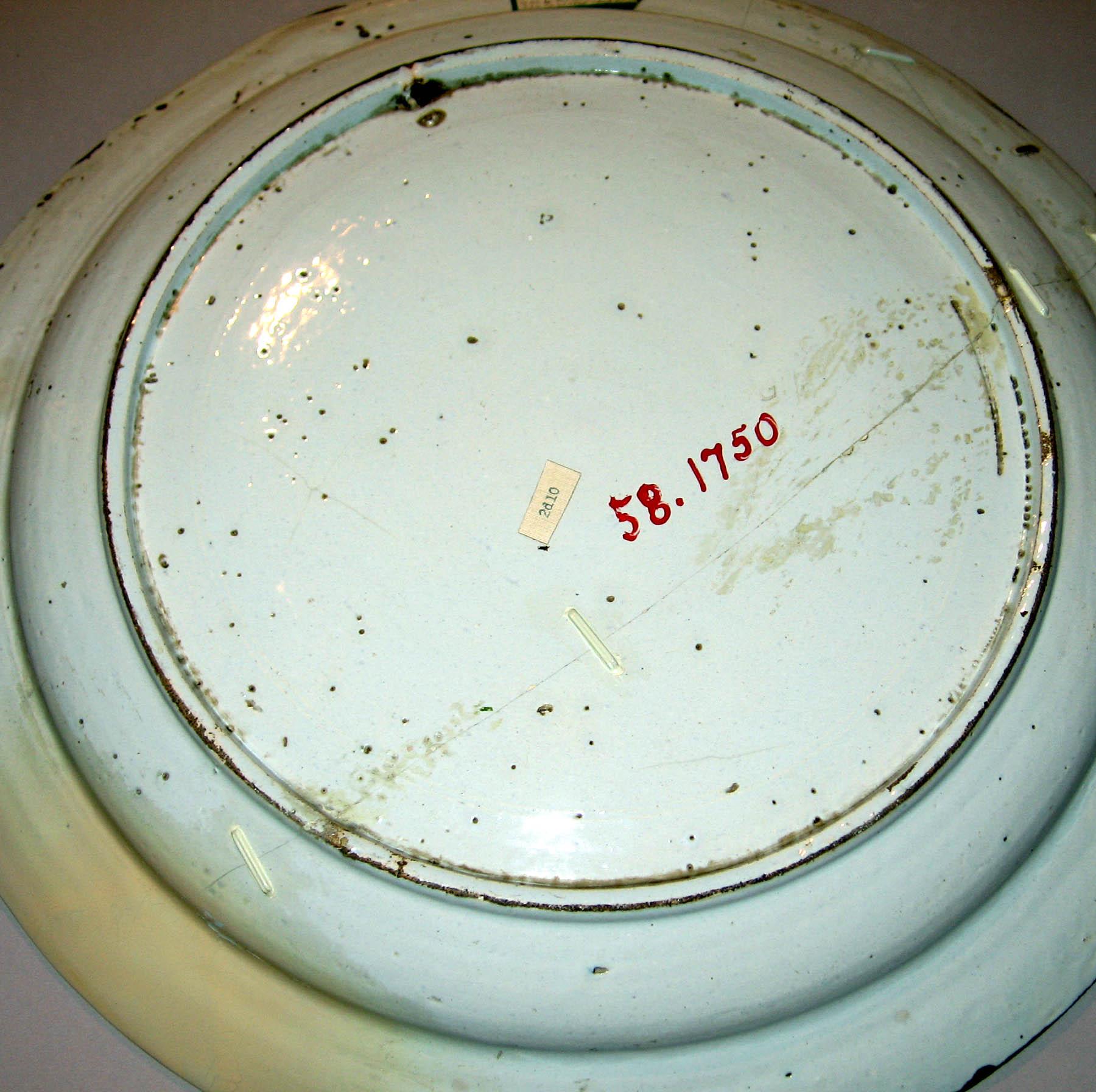 1958.1750 Delftware dish (underside)