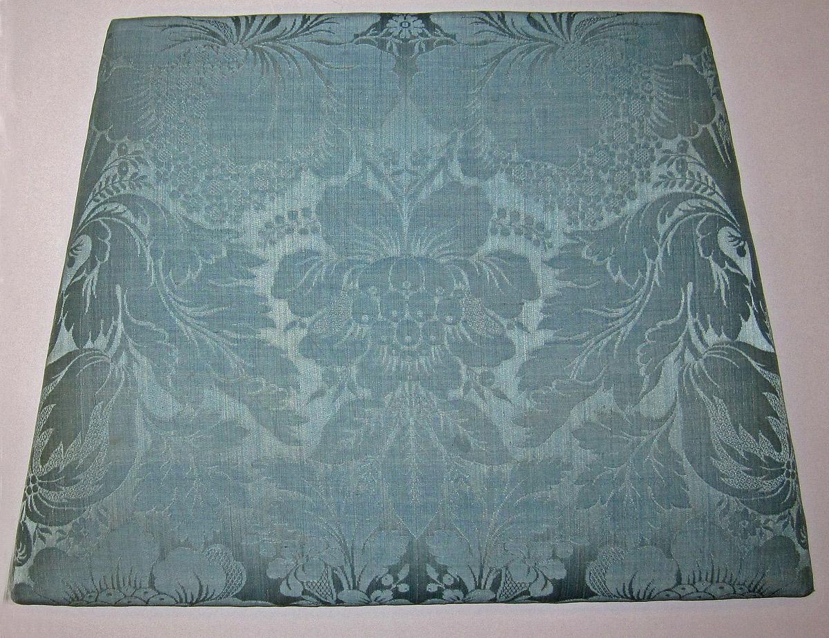 1969.4632 Slip seat, upper surface