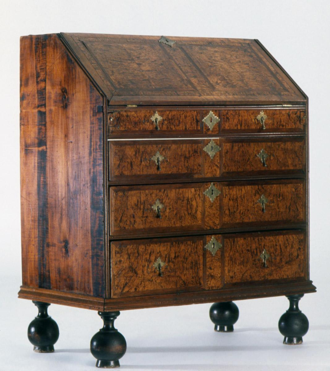 1958.1799 Desk