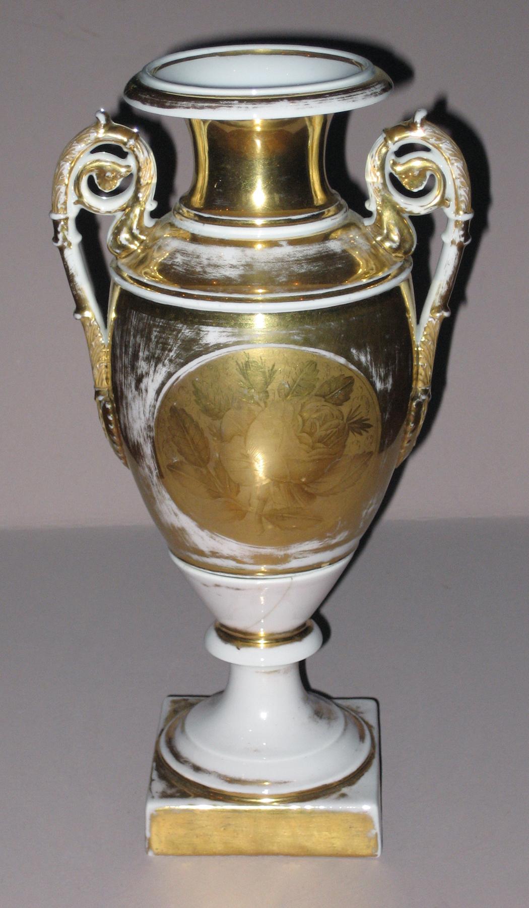 1958.1807 Porcelain Lafayette vase (back)