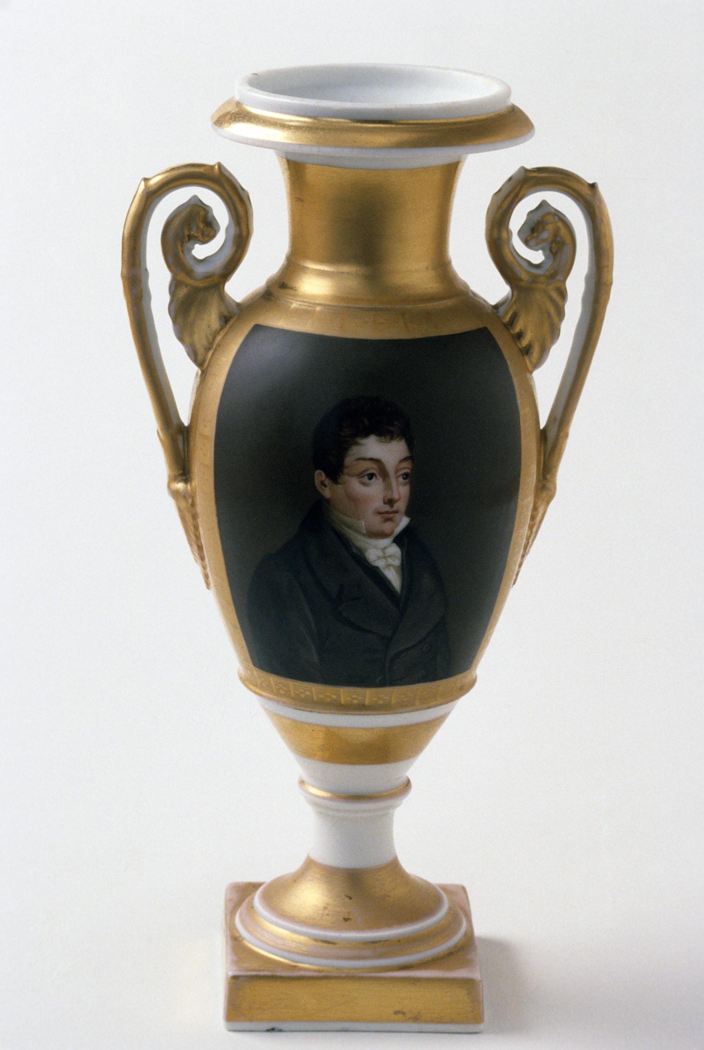 1958.1808 Porcelain Lafayette vase
