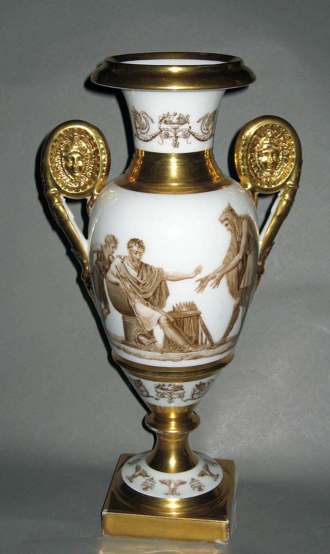 1958.1810.001 Porcelain vase (opposite side)