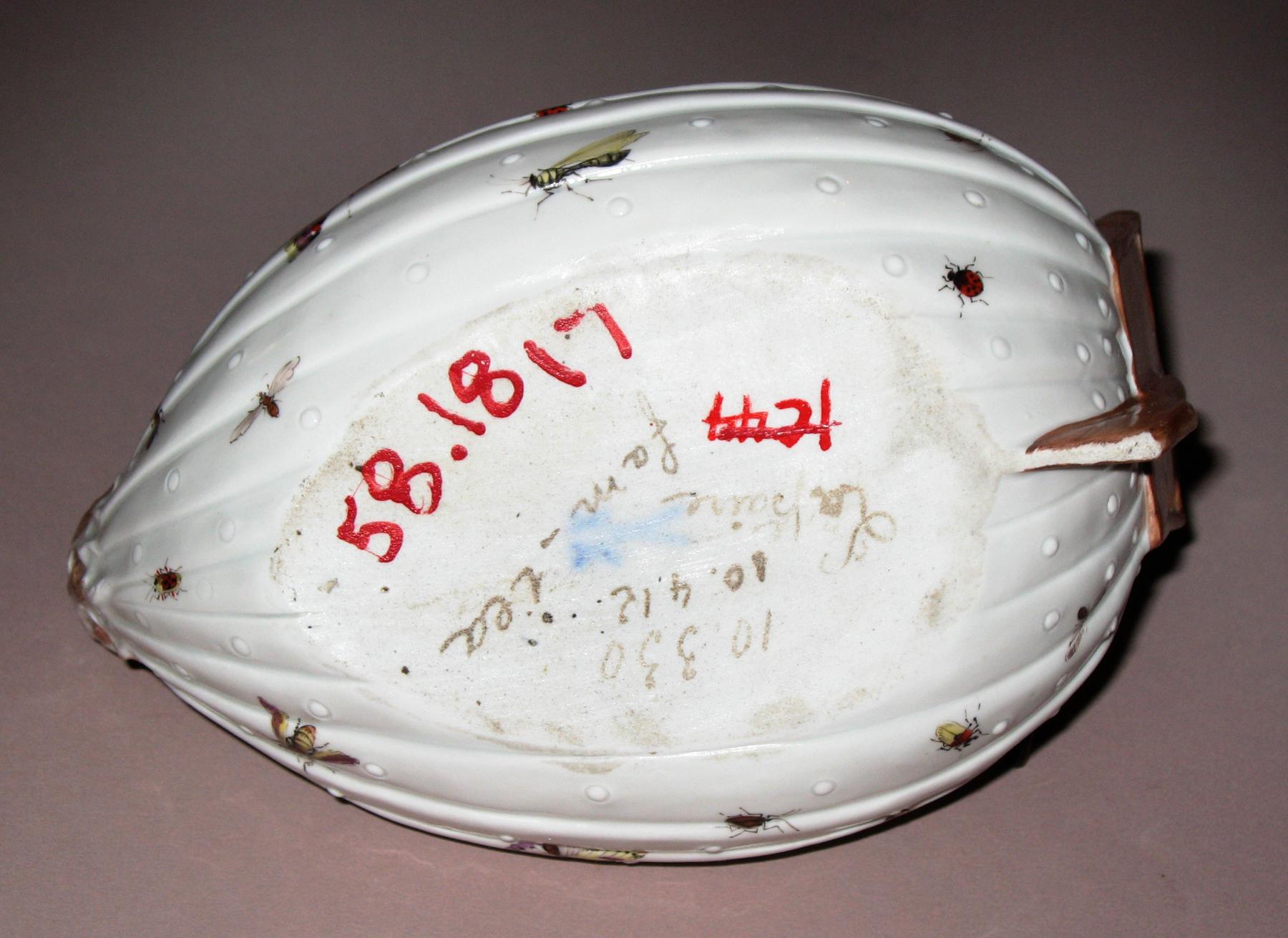 1958.1817 Meissen porcelain boat dish (bottom-mark)