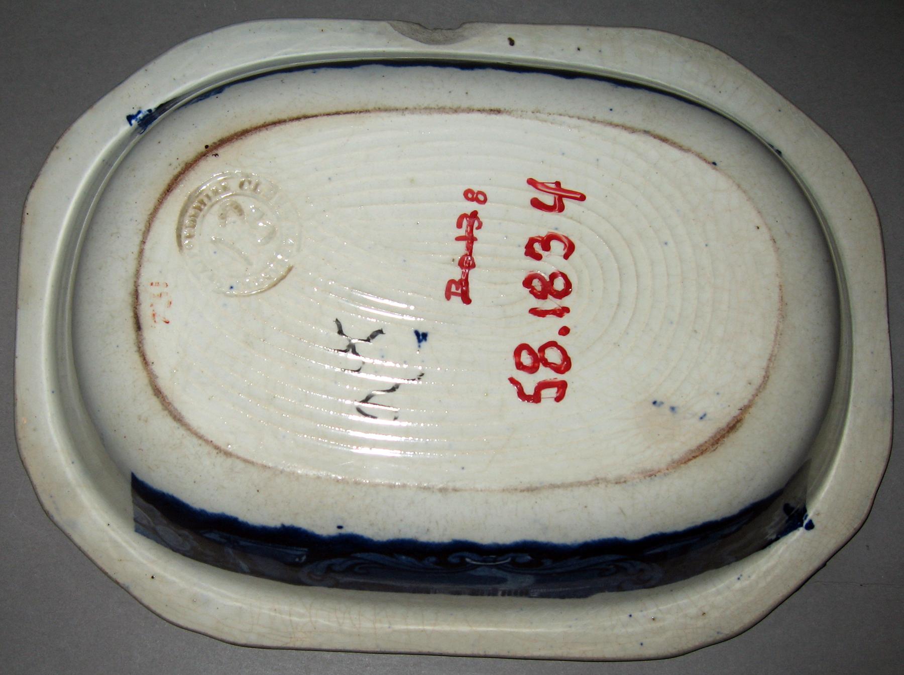 1958.1834 Vegetable dish (mark)