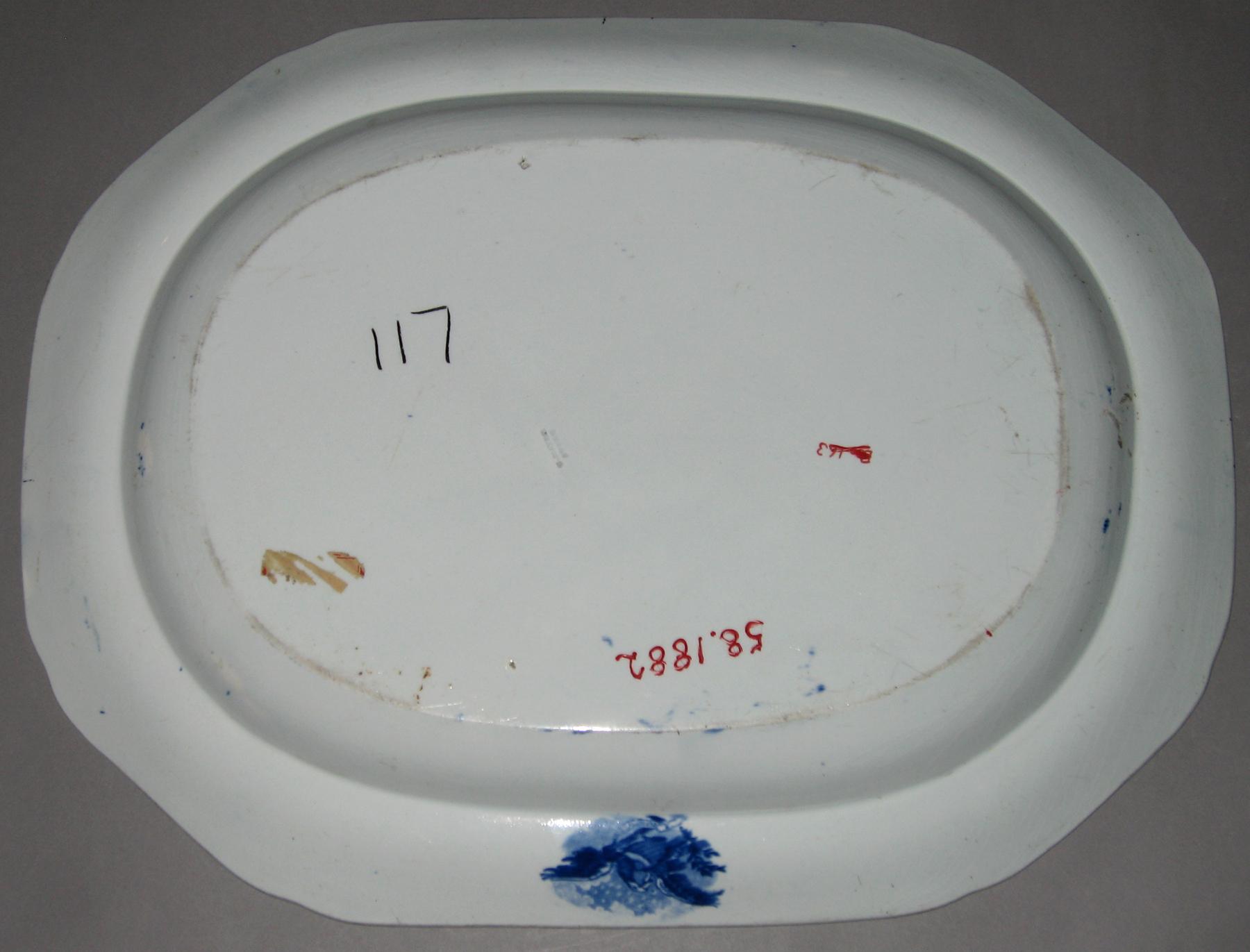 1958.1882 Platter (mark)