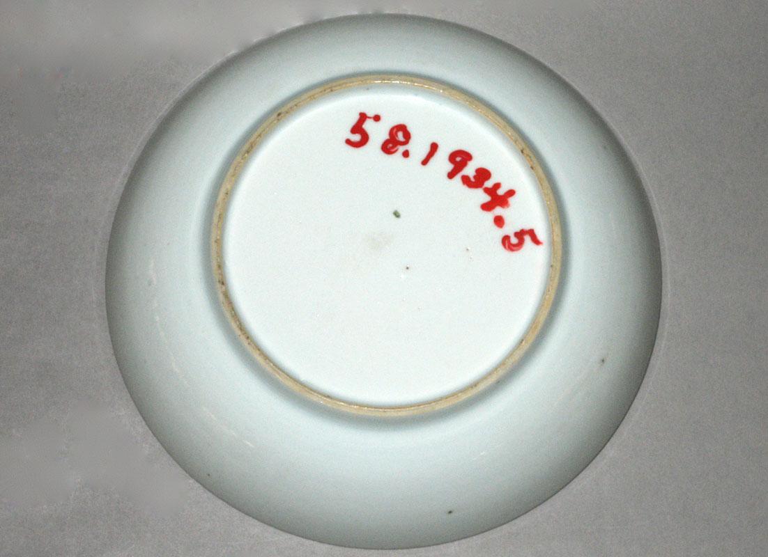 1958.1934.005 Saucer underside