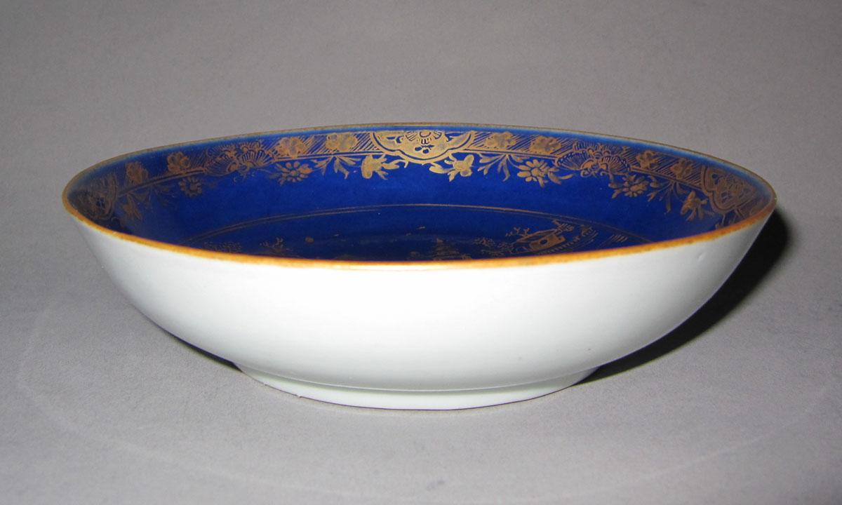 1958.1934.006 Porcelain saucer side
