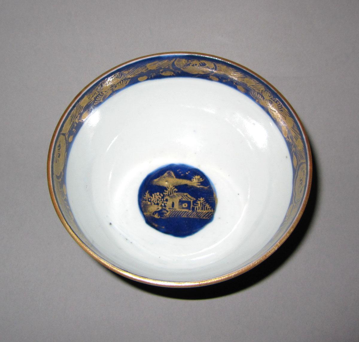 1958.1945.001 Porcelain teabowl top
