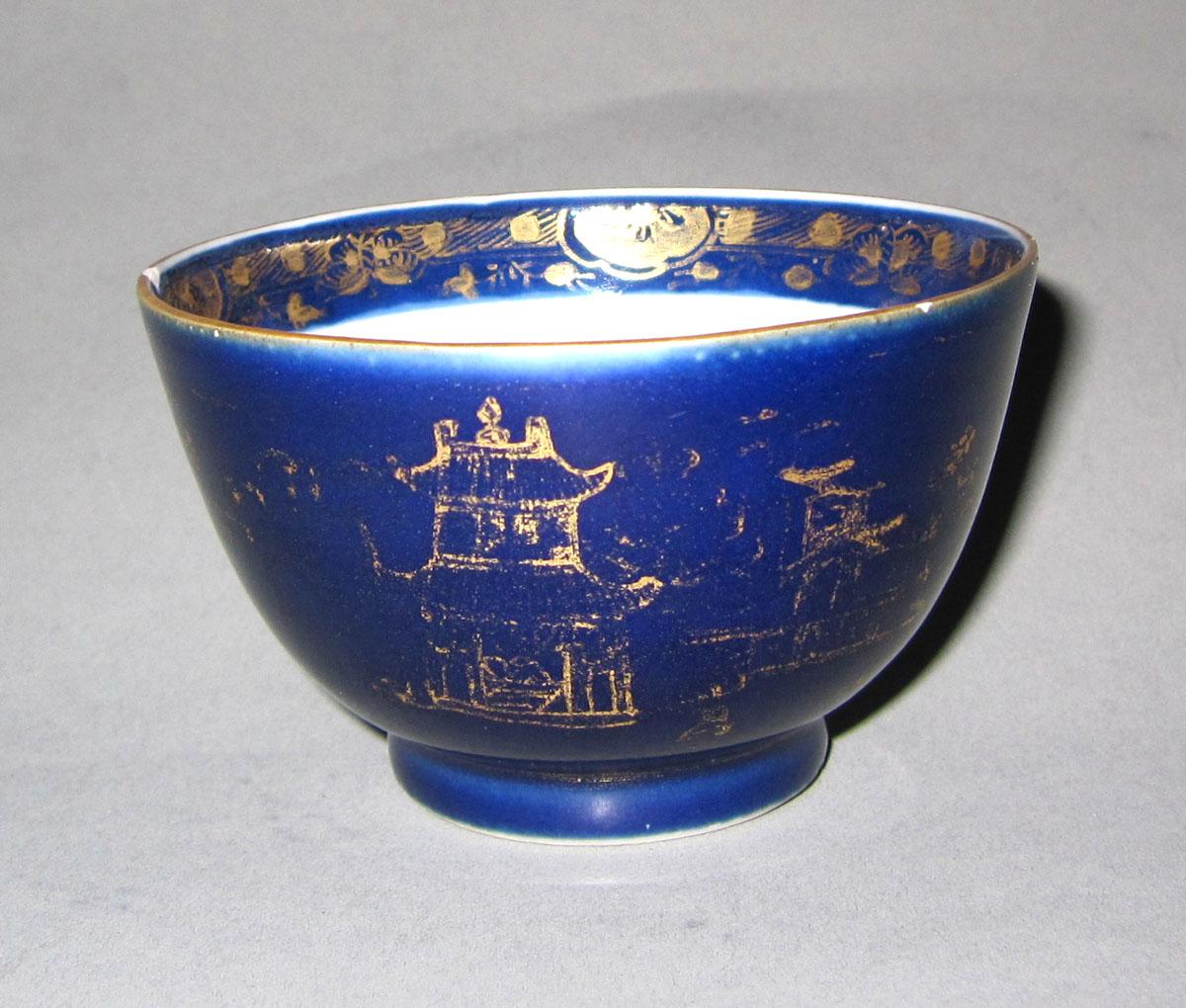 1958.1945.002 Porcelain teabowl