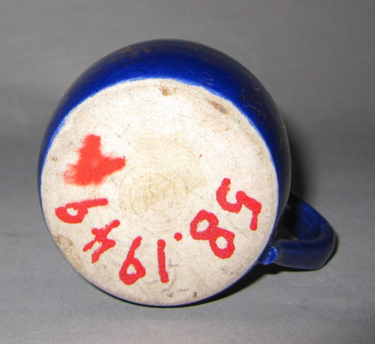 1958.1949 A Porcelain mustard pot underside