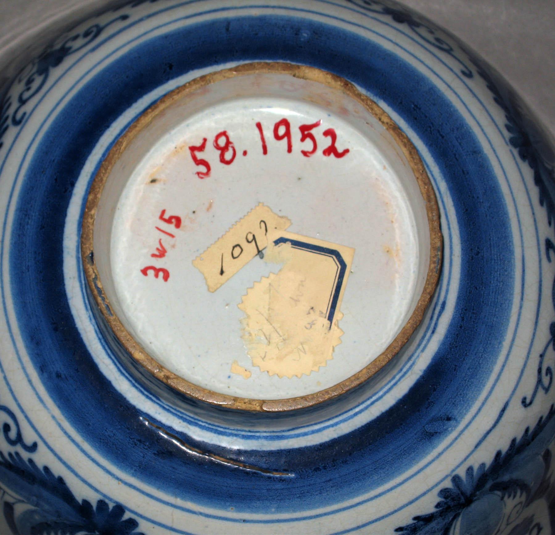 1958.1952 Delft punch bowl (underside)