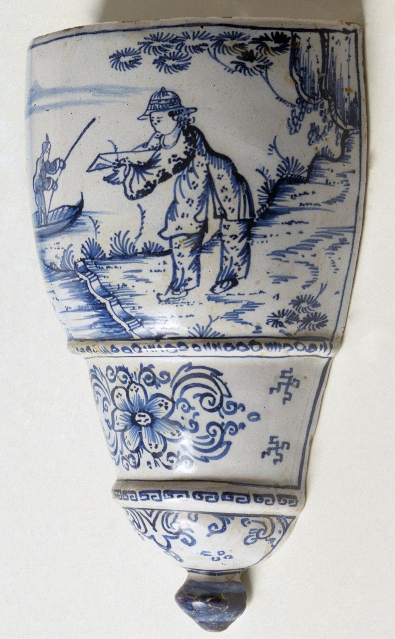 1958.1955.001 (right) Wall pocket