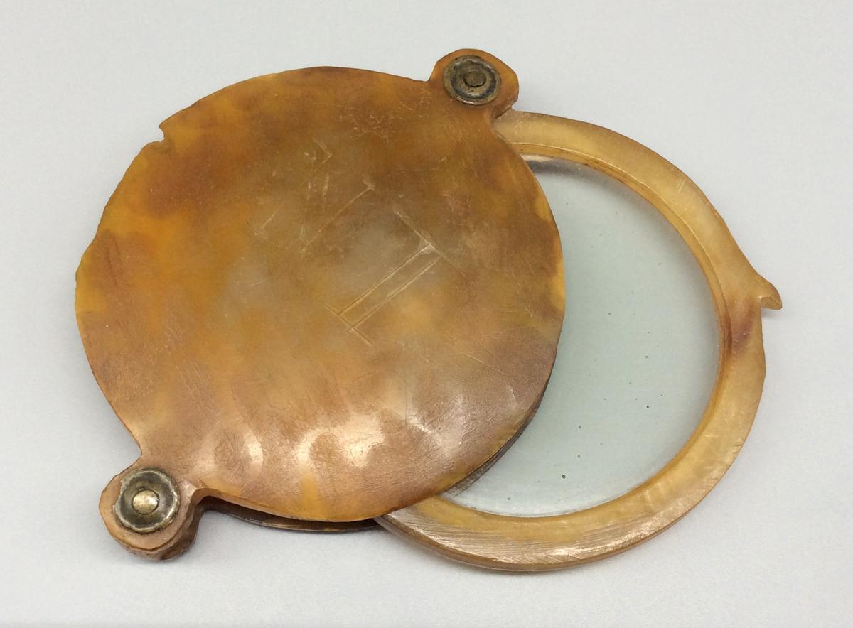 1958.2006 Magnifying glass, view 3