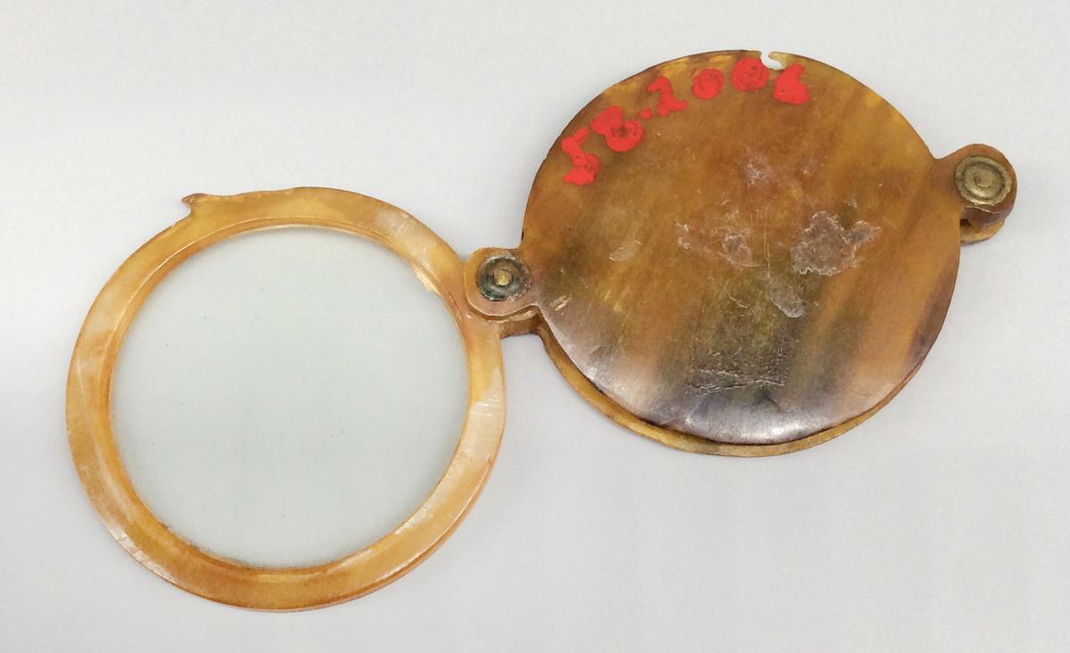 1958.2006 Magnifying glass, view 4