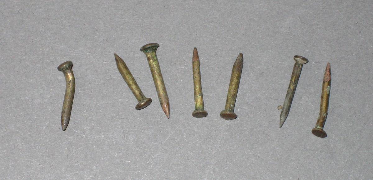 1953.0029.038-.043 Escutcheon nail