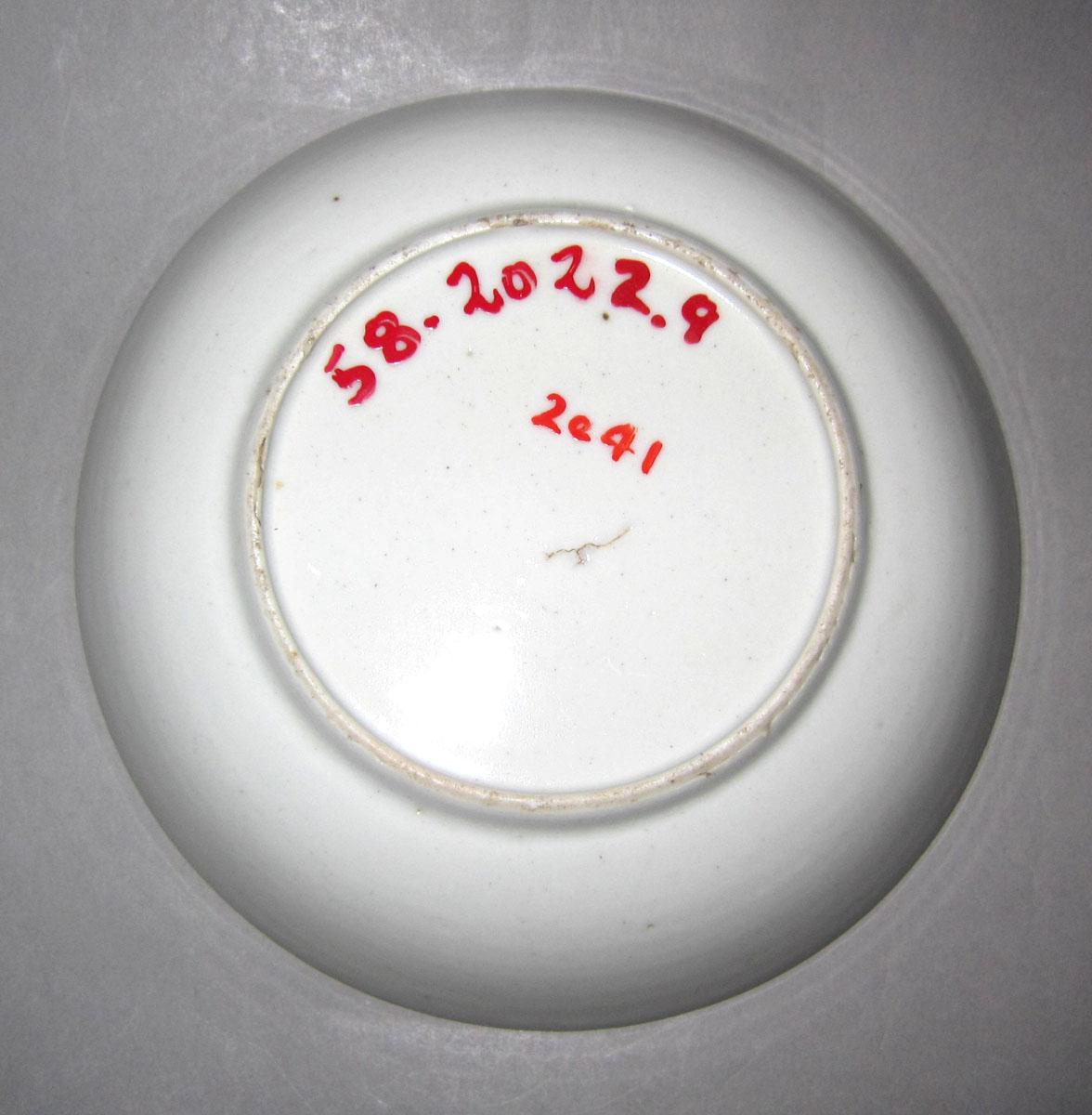 1958.2022.009 Porcelain saucer underside