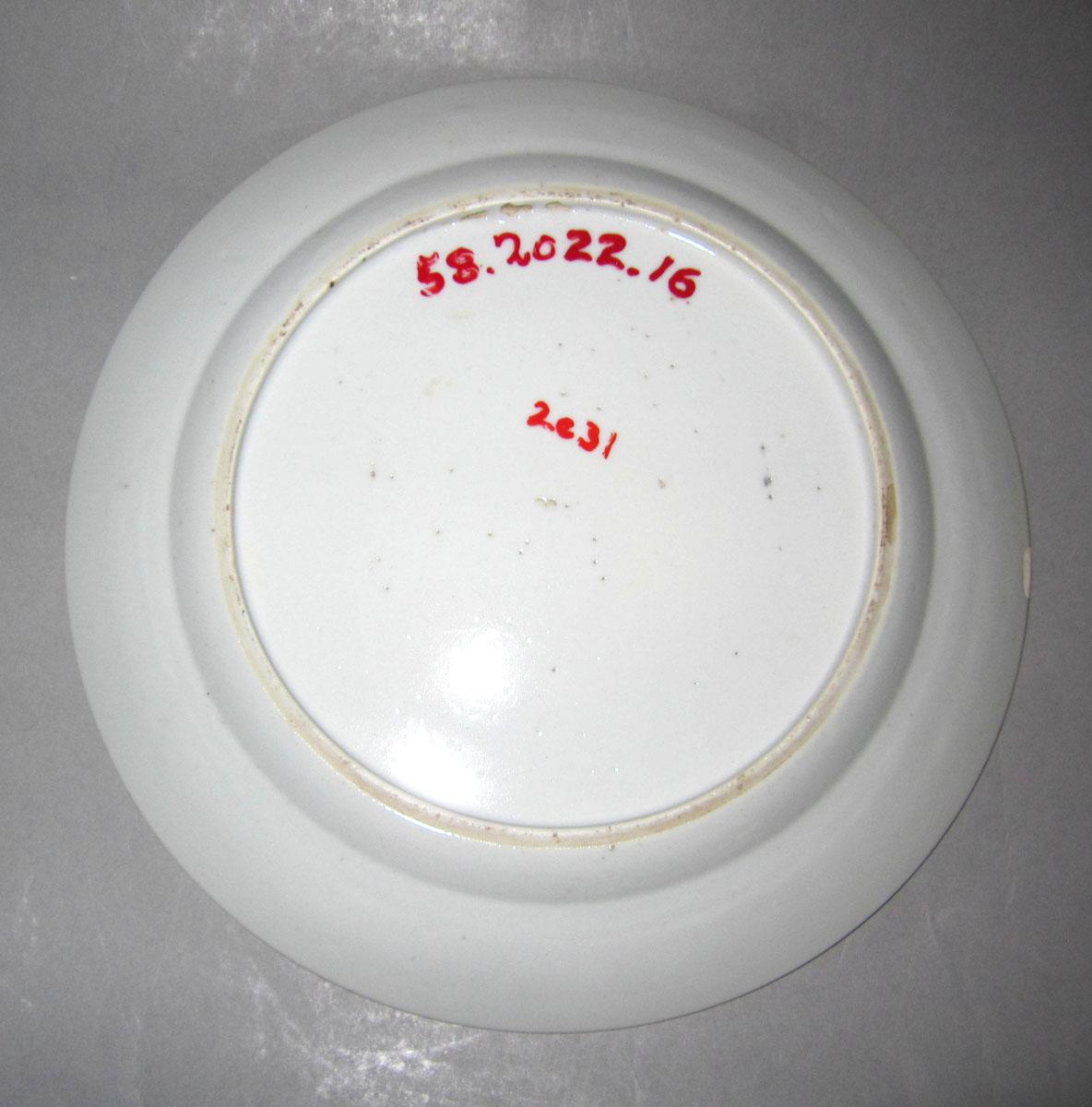 1958.2022.016 Porcelain plate underside