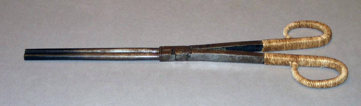 1958.2039 Curling iron