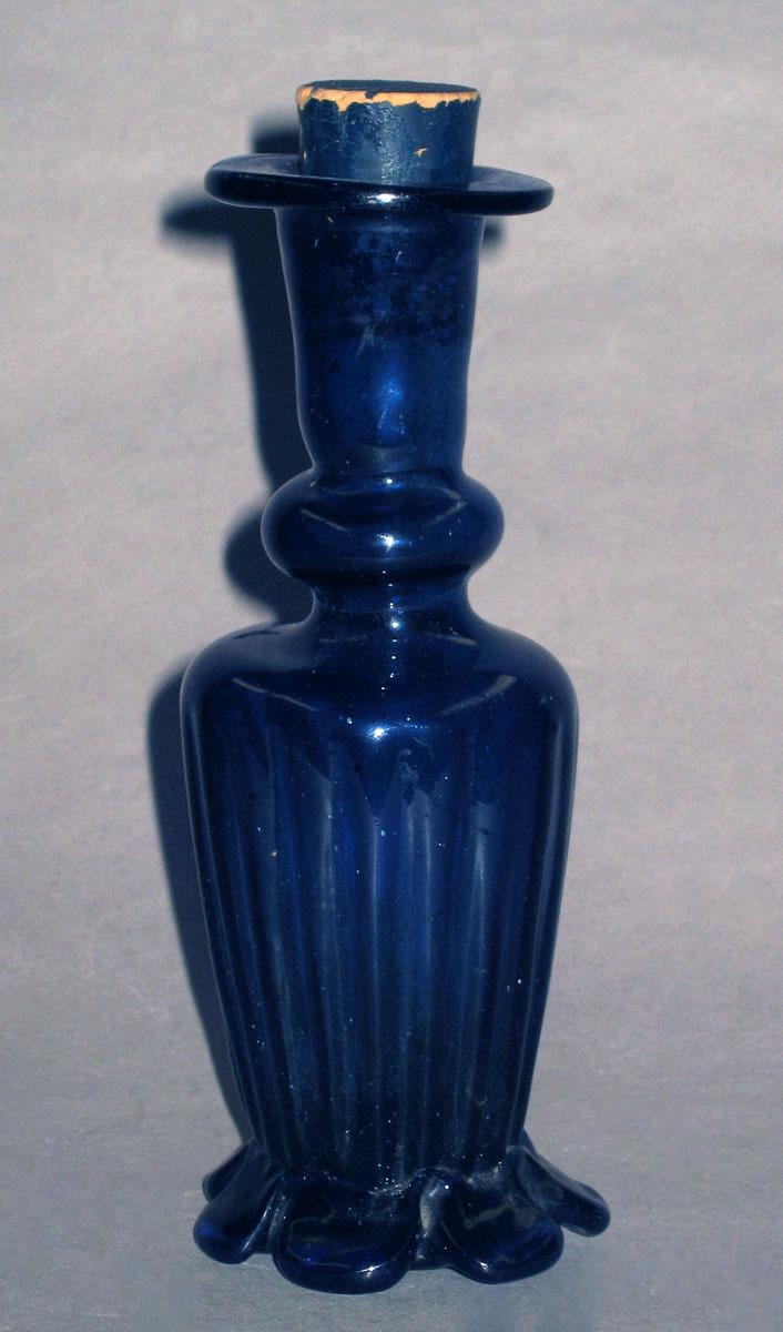 1958.2042 Glass bottle