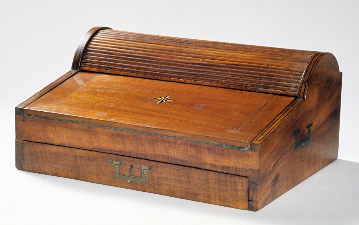 1958.2056 Desk