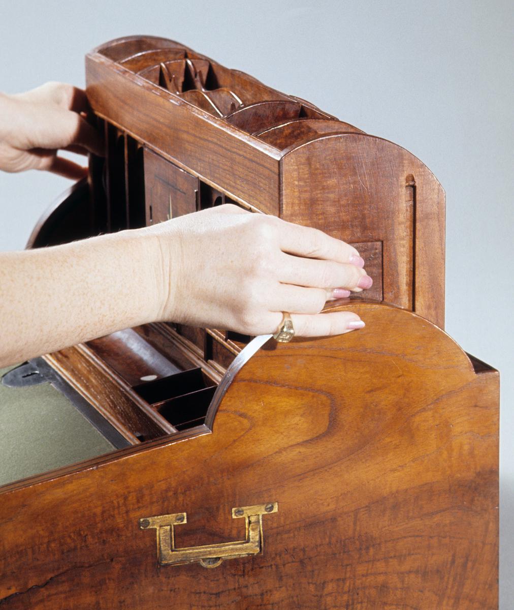 1958.2056 Desk, Detail