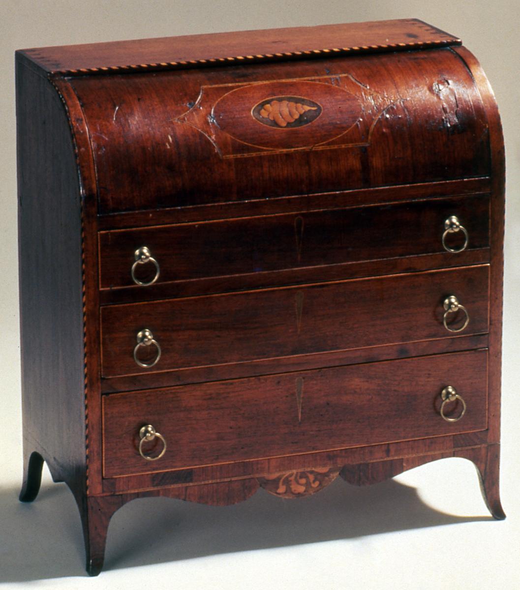 1958.2057 Desk