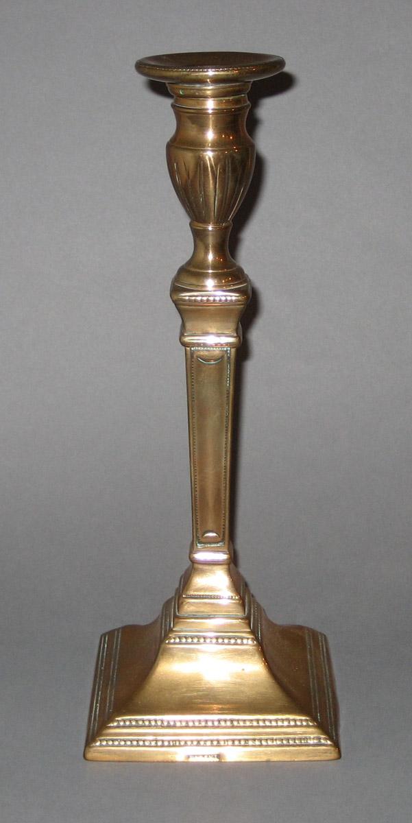 1958.2070.002 Candlestick