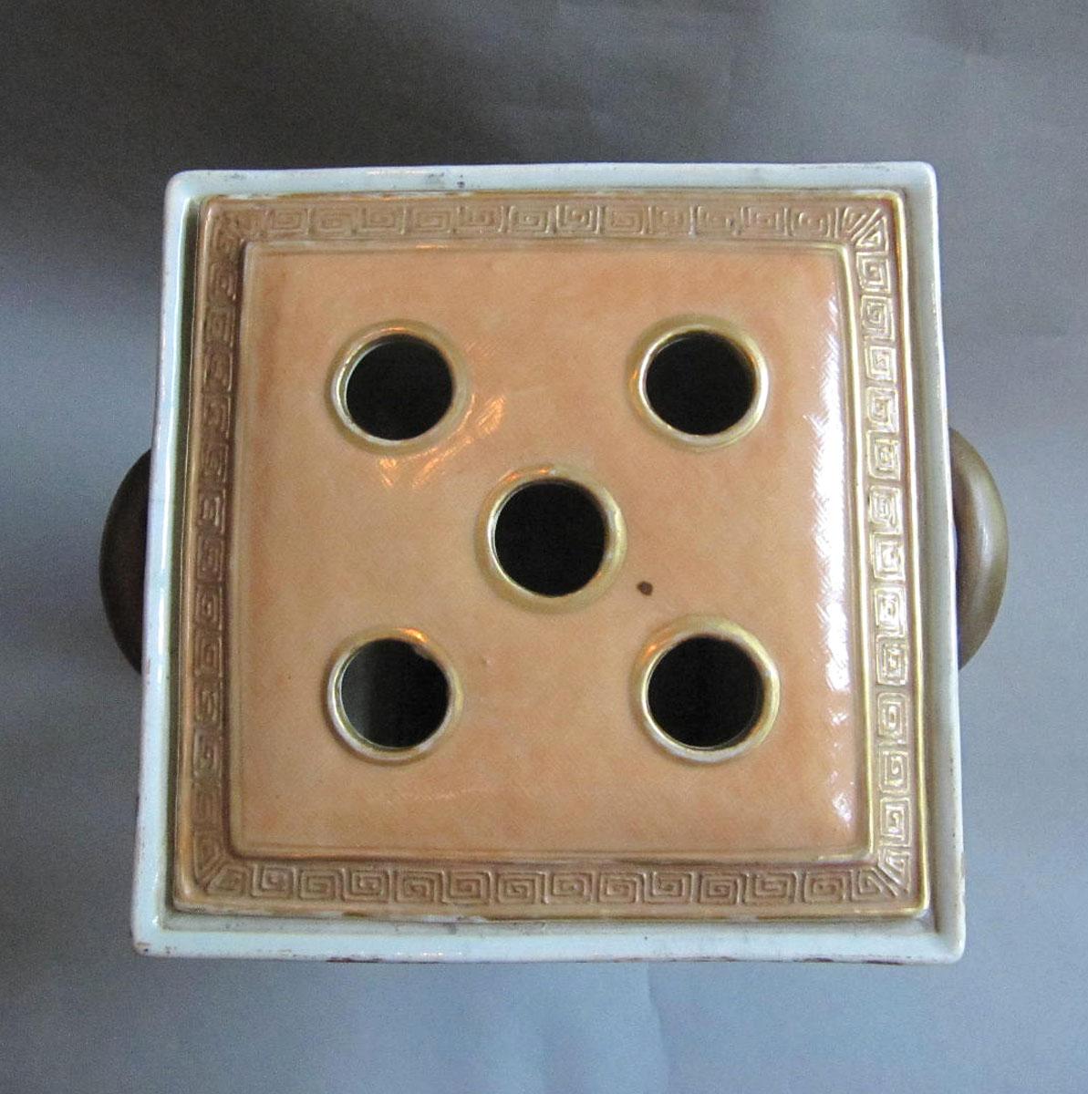 1958.2084.001 A,B Porcelain flower container top