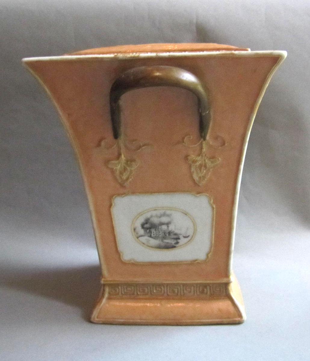 1958.2084.002 A,B Porcelain flower container face two