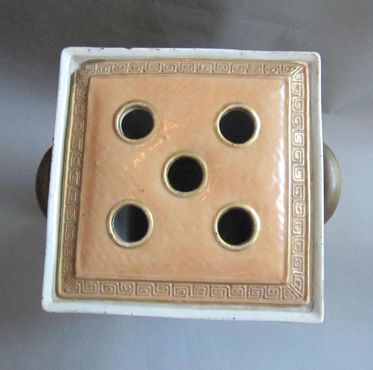 1958.2084.002 A,B Porcelain flower container top