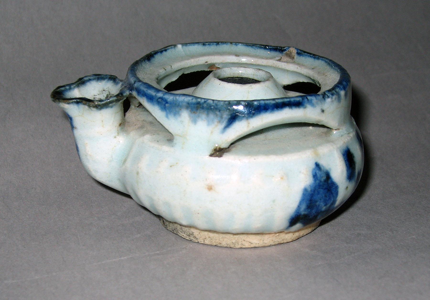 1958.2088 A, B Pearlware inkstand