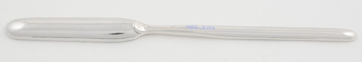 1958.2100 Marrow Scoop, View 2