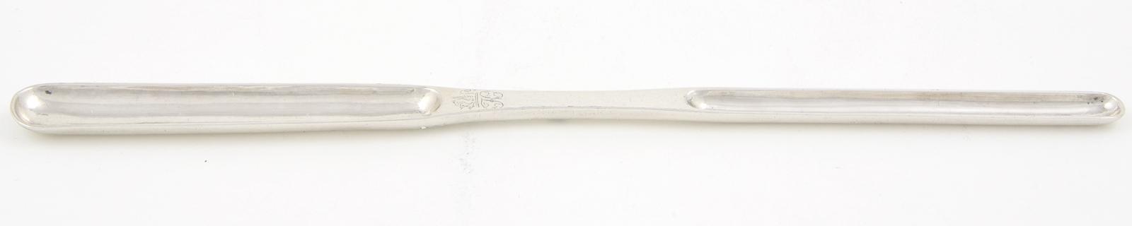 1958.2101 Scoop, upper surface