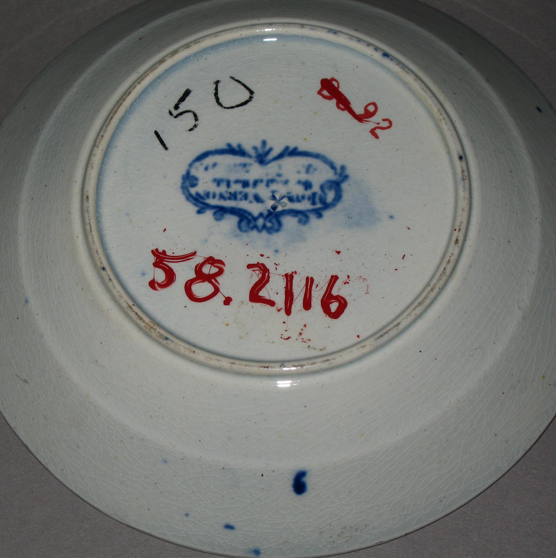 1958.2116 Saucer (mark)
