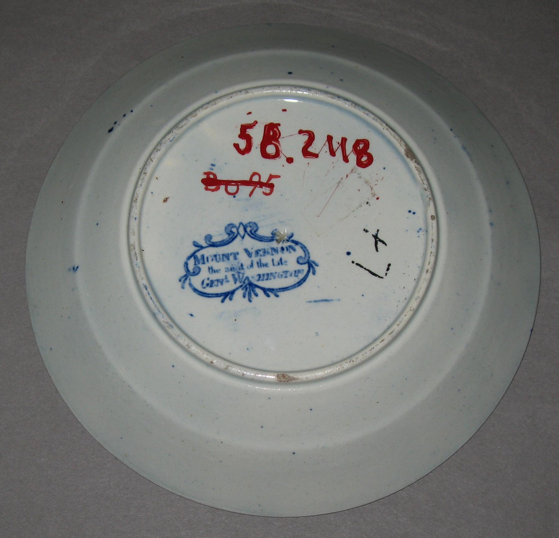 1958.2118 Saucer (mark)