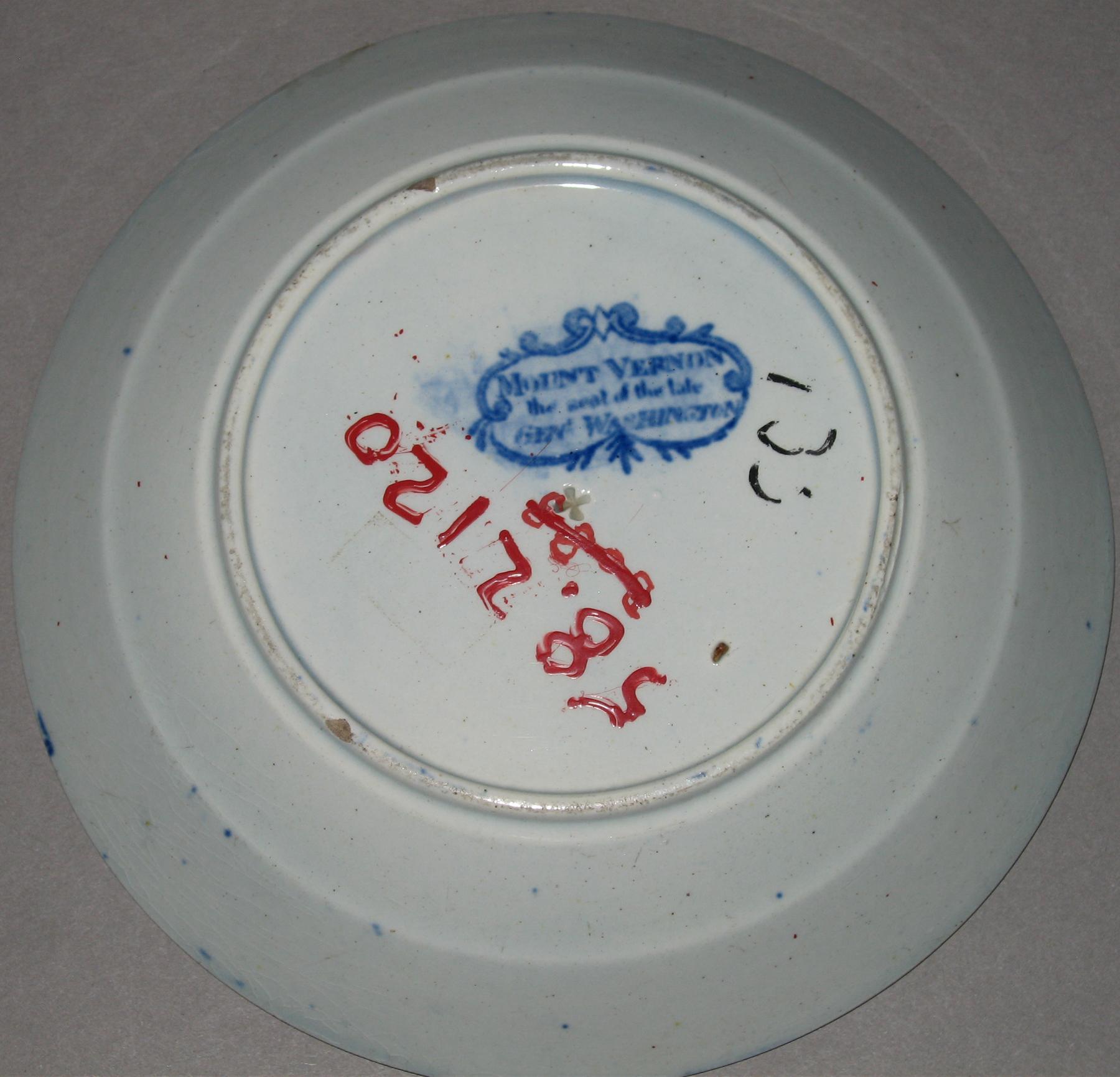 1958.2120 Saucer (mark)