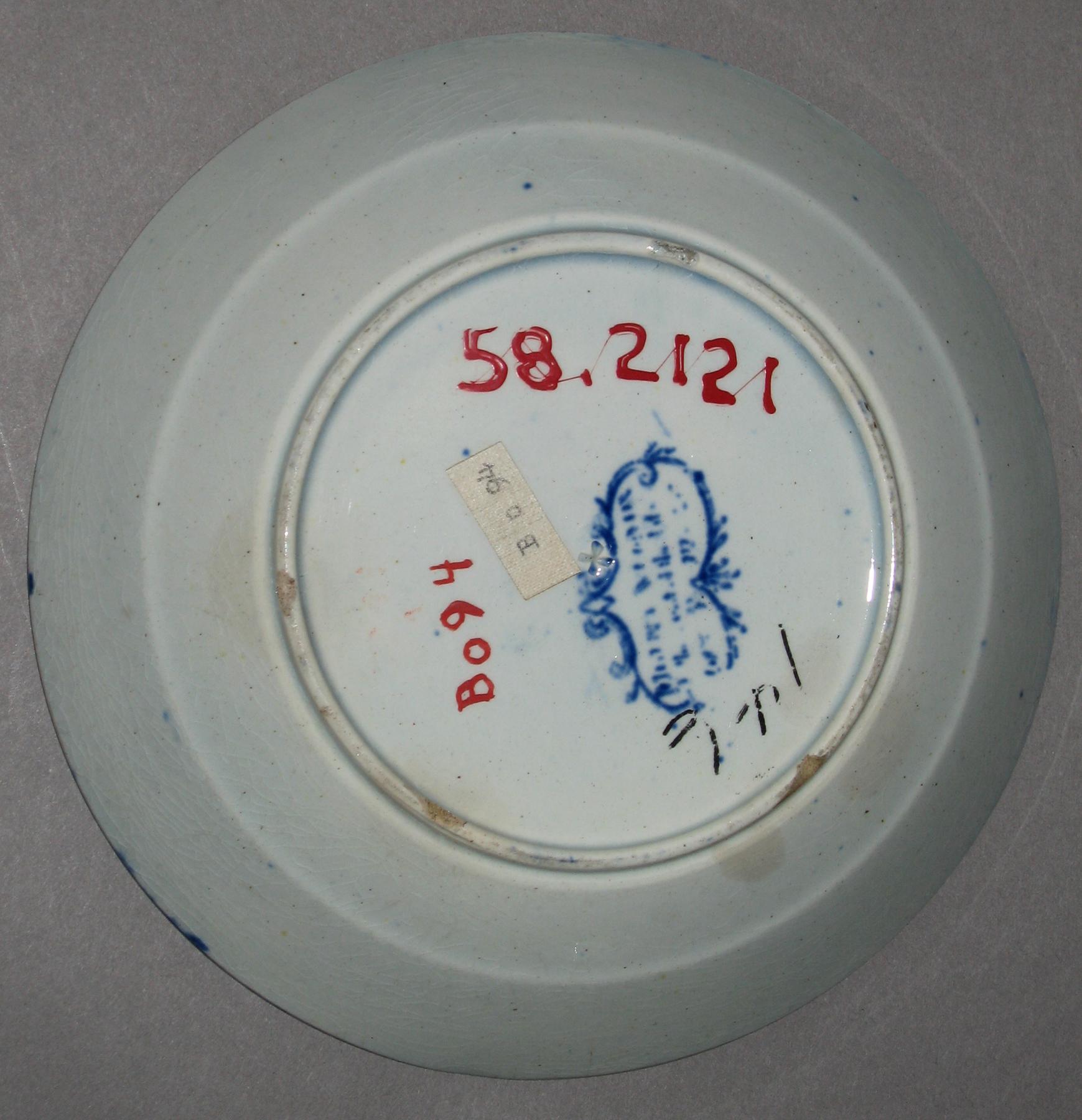 1958.2121 Saucer (mark)