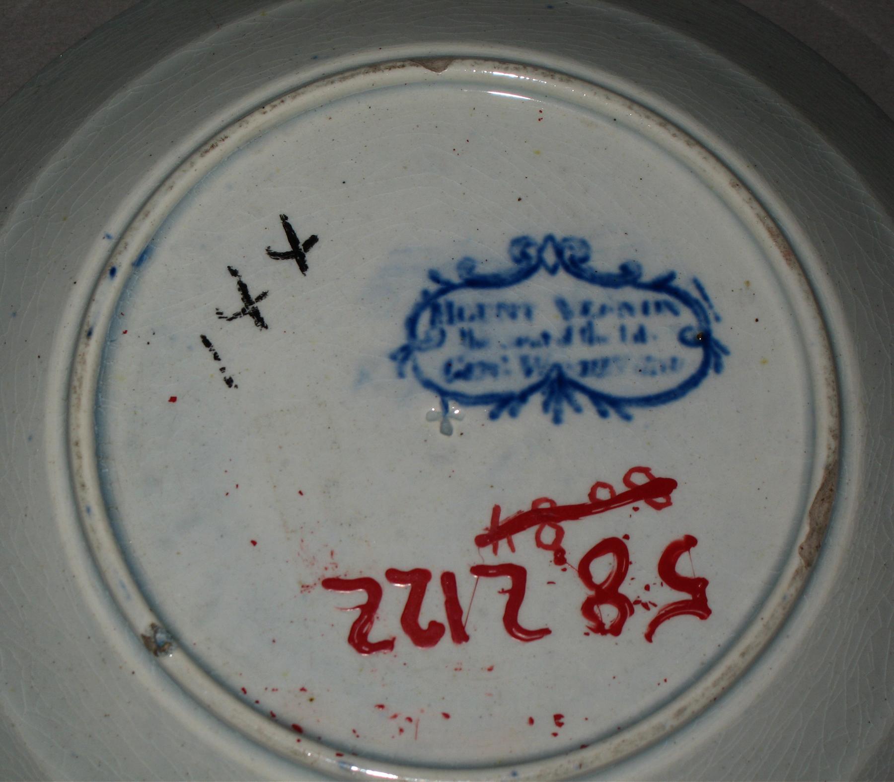 1958.2122 Saucer (mark)