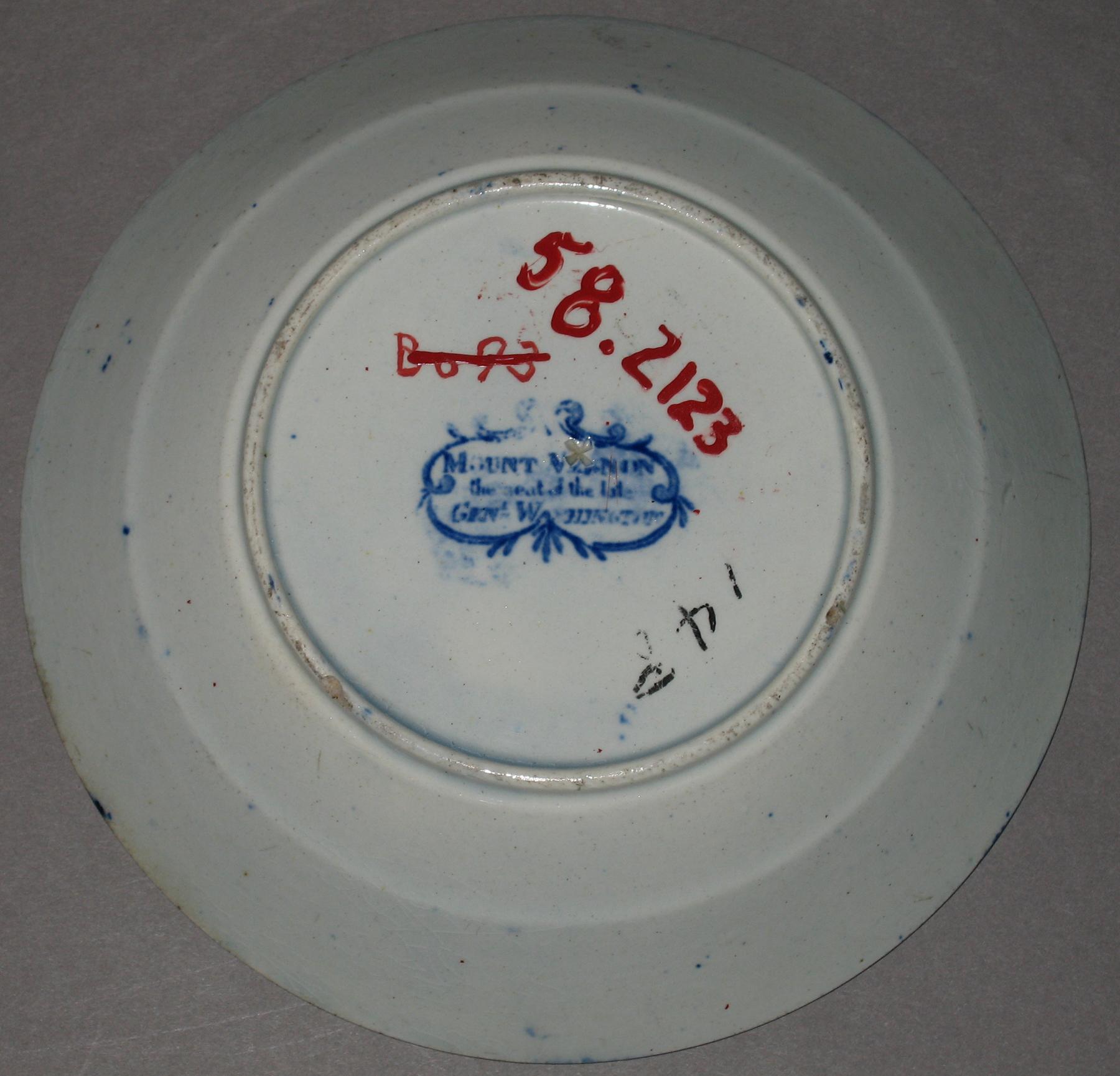 1958.2123 Saucer (mark)