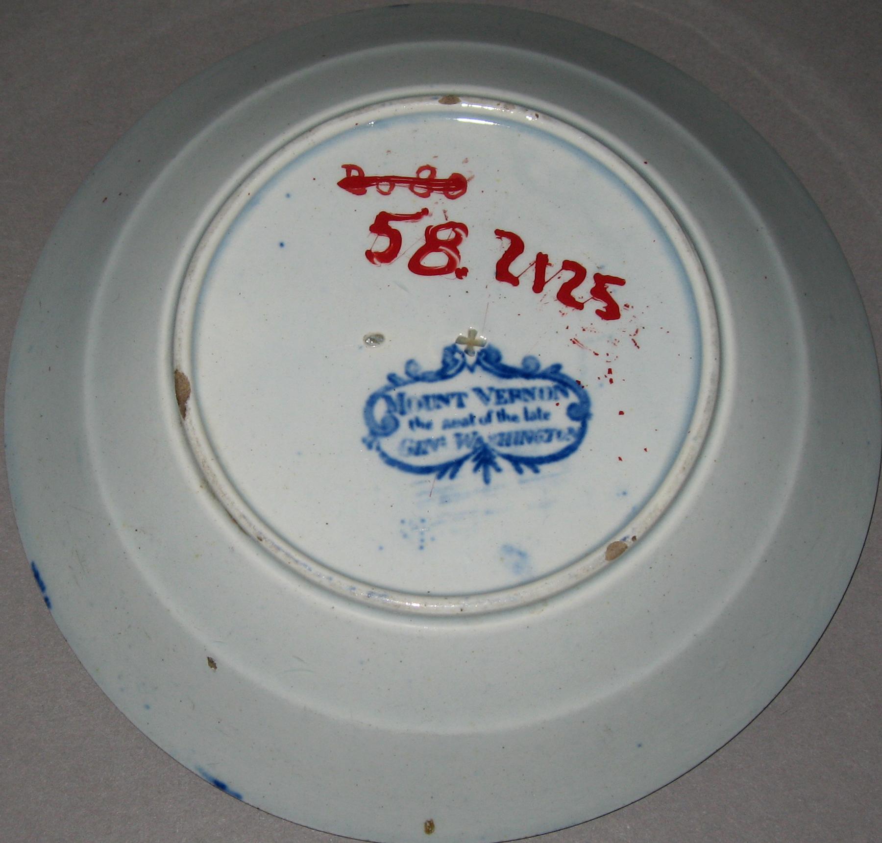 1958.2125 Saucer (mark)