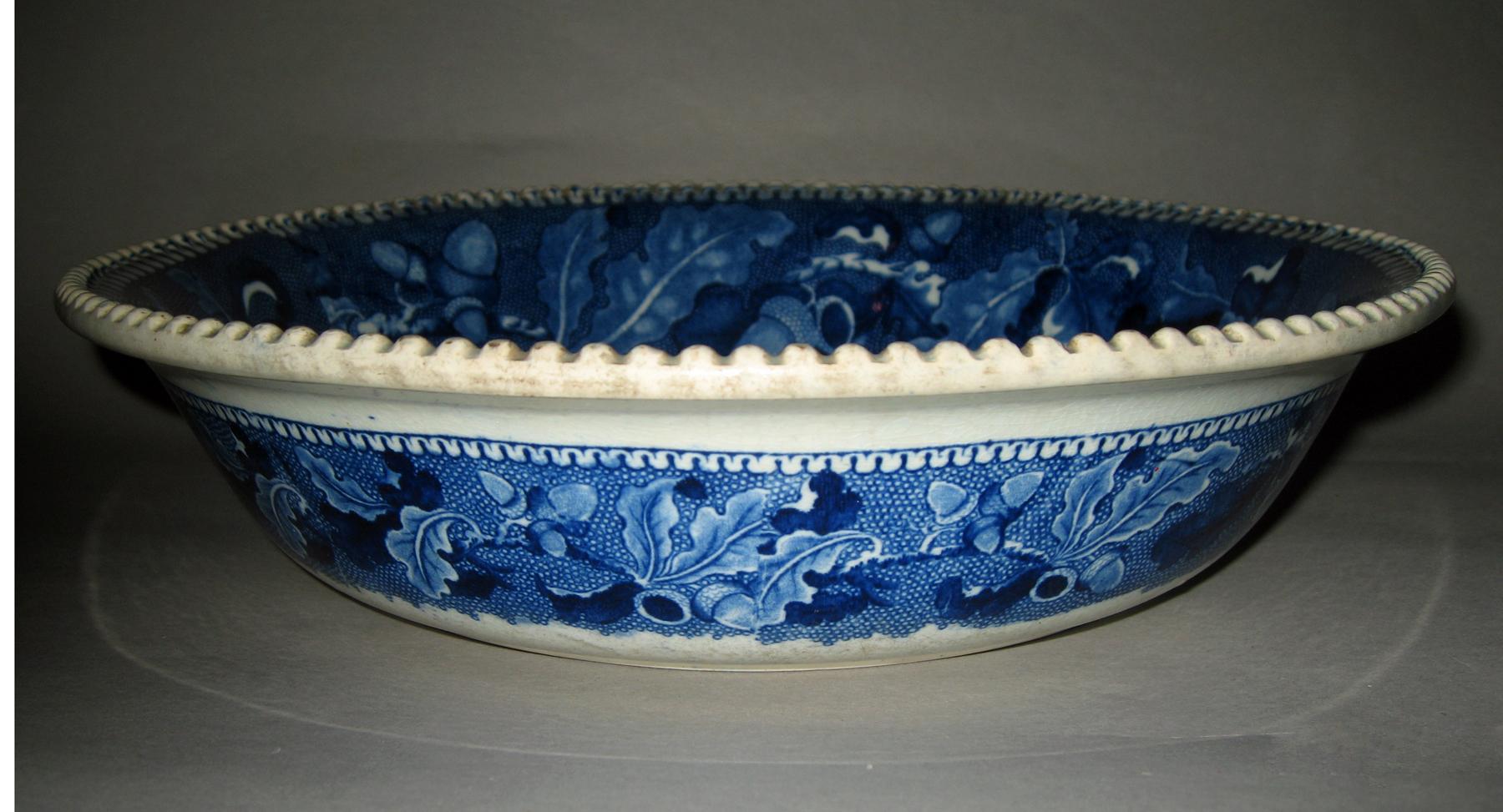 1958.2128 Bowl (side view)