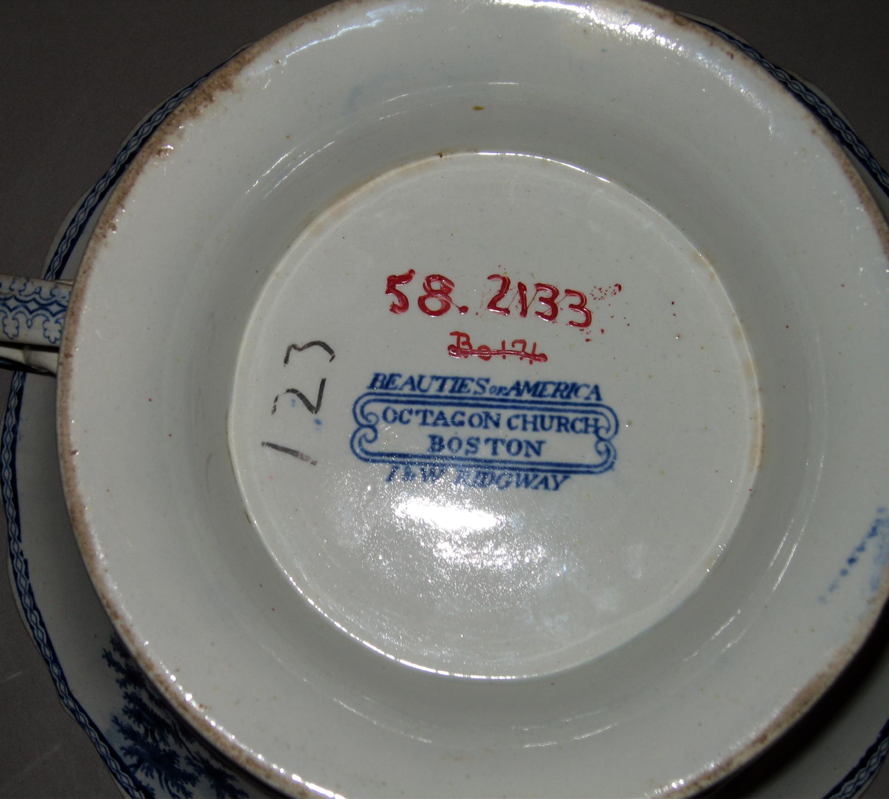 1958.2133 Fruit dish (mark)