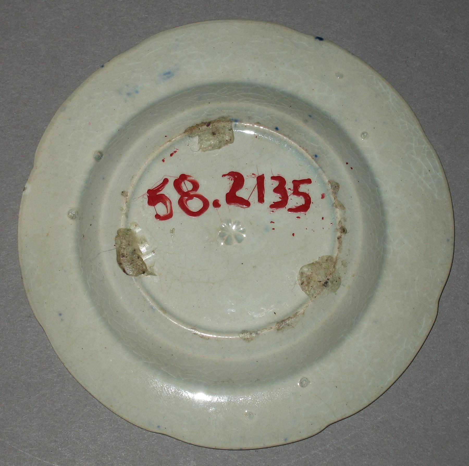 1958.2135 Plate (mark)