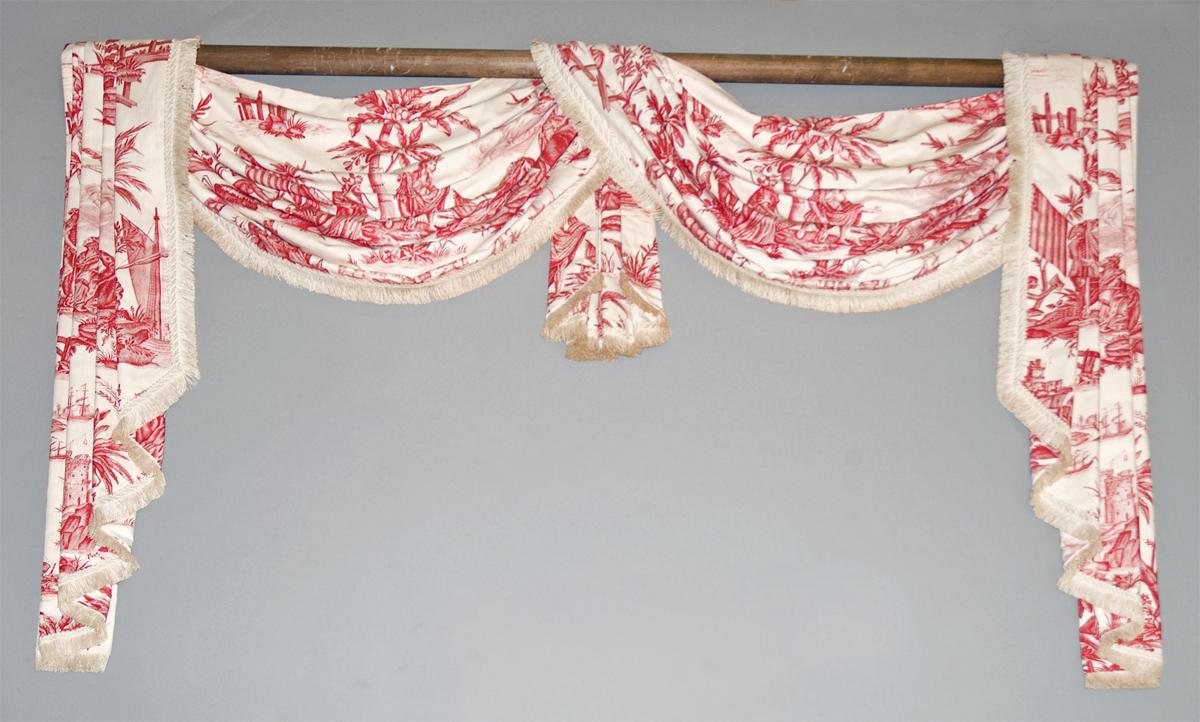 1973.0505  Valance, Tail or Cascade view 1