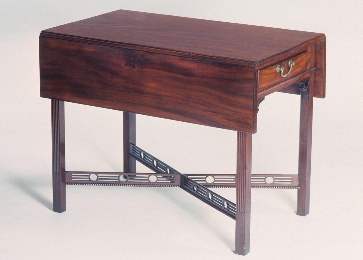 1958.2147 Table, view 3