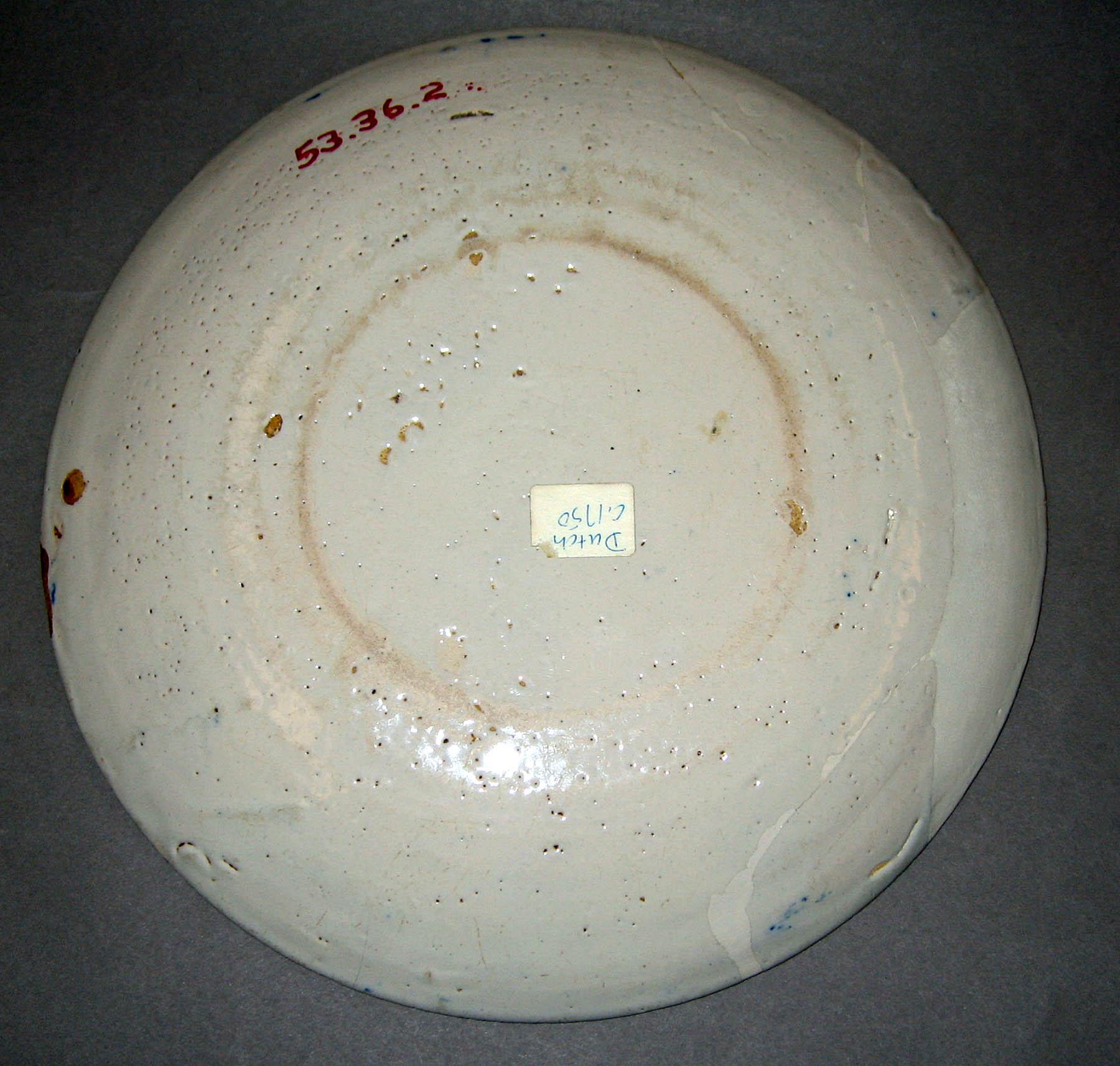 1953.0036.002 Earthenware plate (underside)