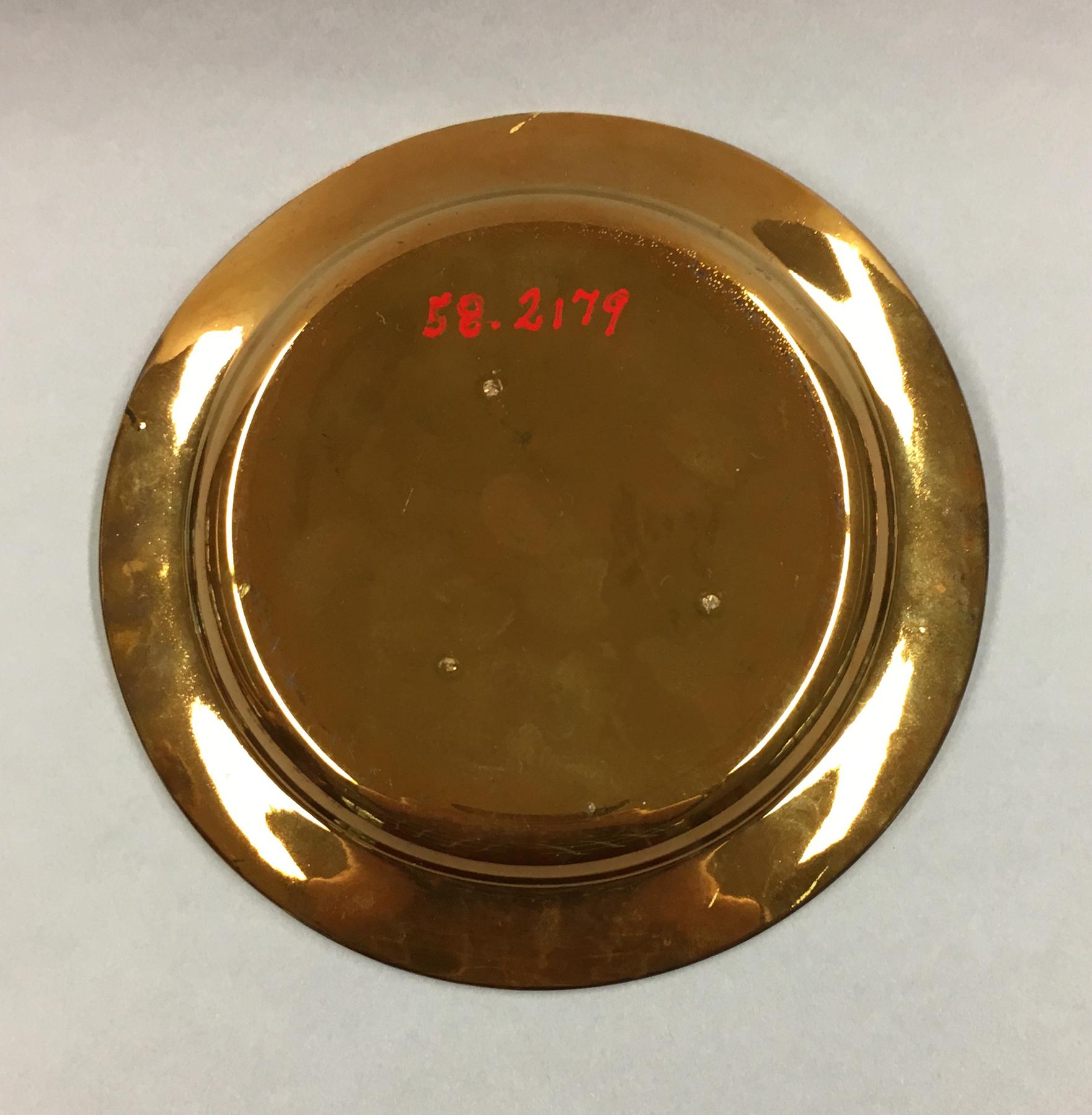 1958.2179 Lusterware plate, underside
