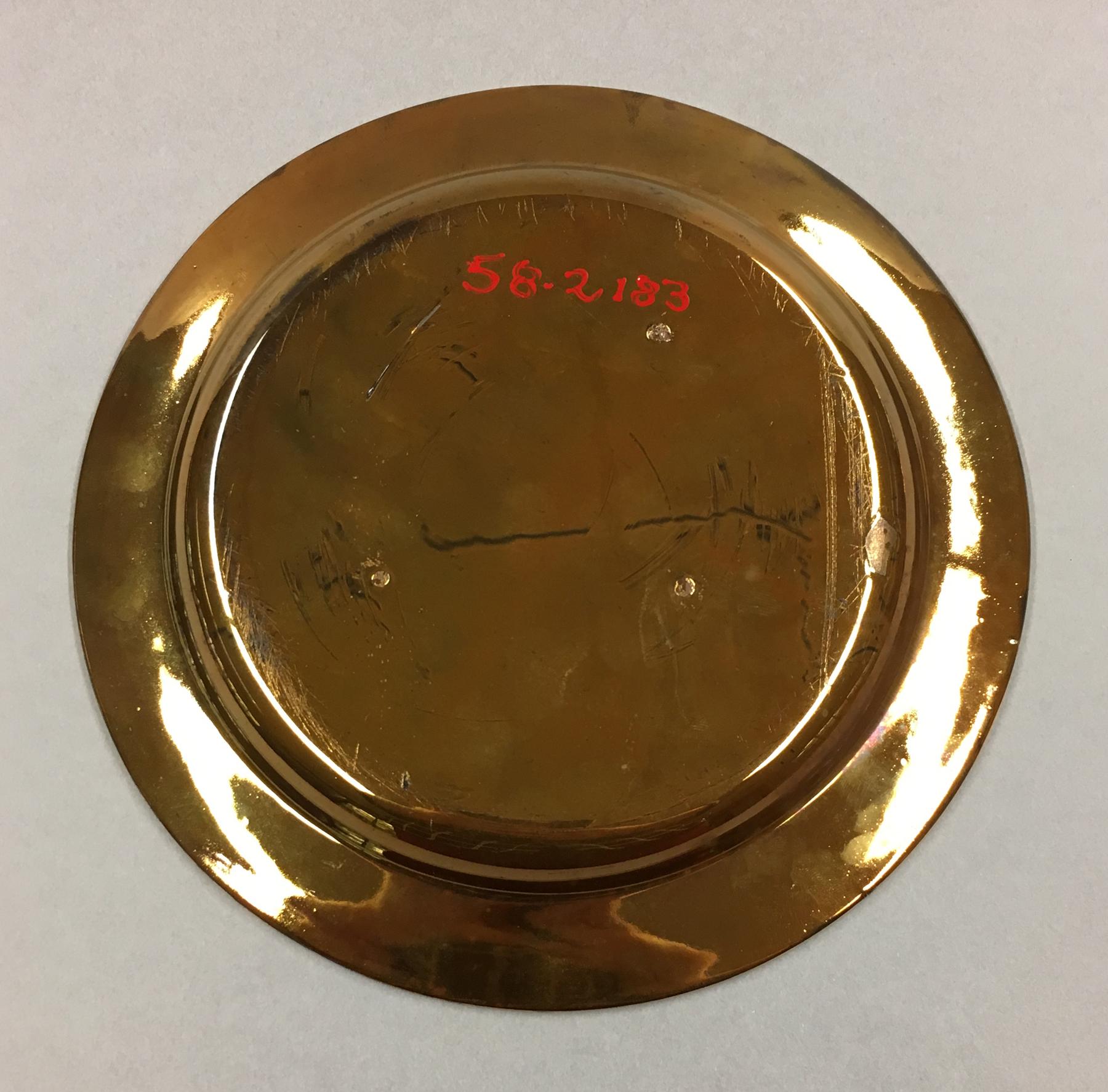 1958.2183 Lusterware plate, underside