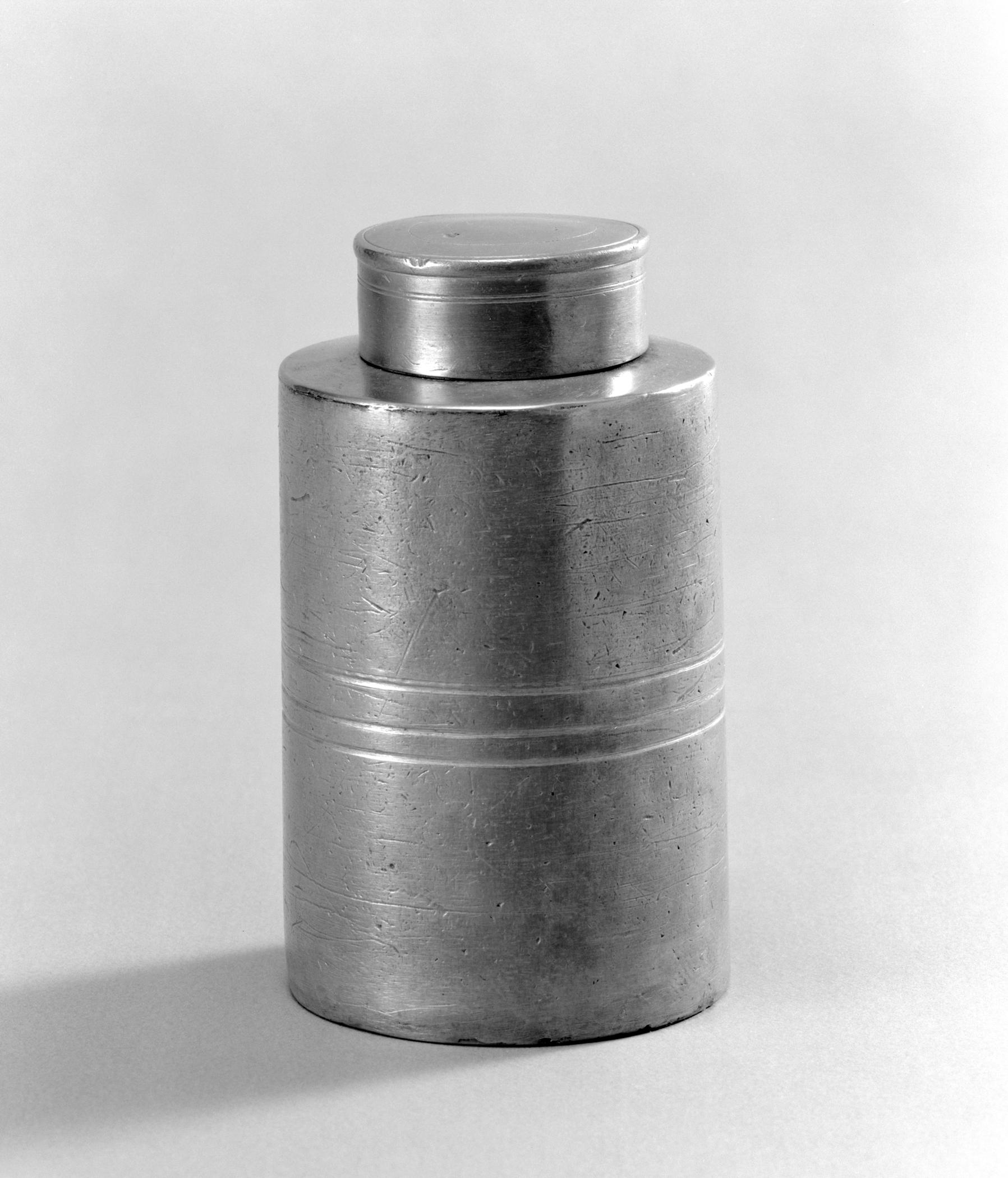 1953.0037.004 A, B Pewter tea caddy