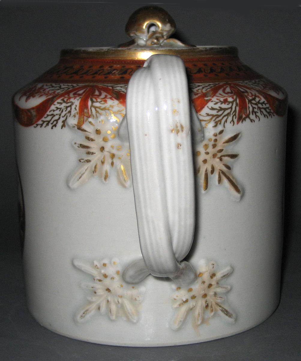 2006.0014.001 Porcelain Teapot back